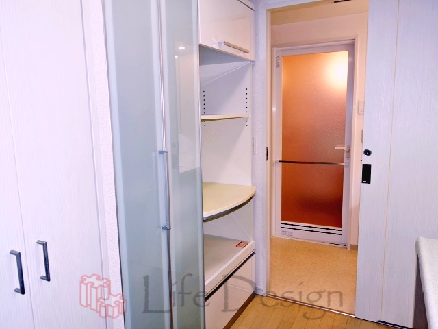 D’sグラフォート大阪NYタワー食器棚